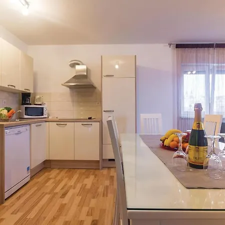 Apartament In With Wifi *